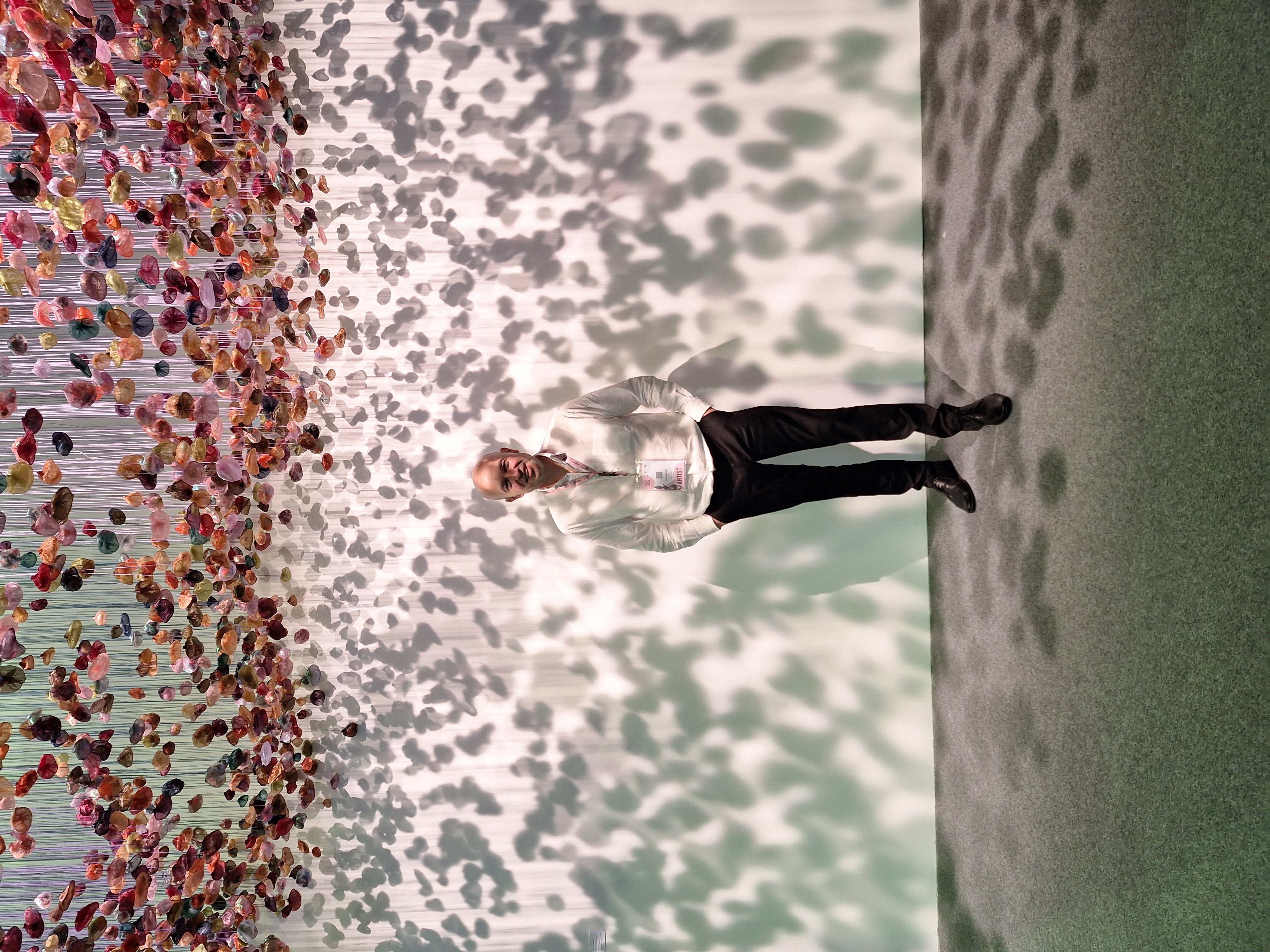 Иван Сабрутов - арт експедиция в Дубай снимка в залата 1